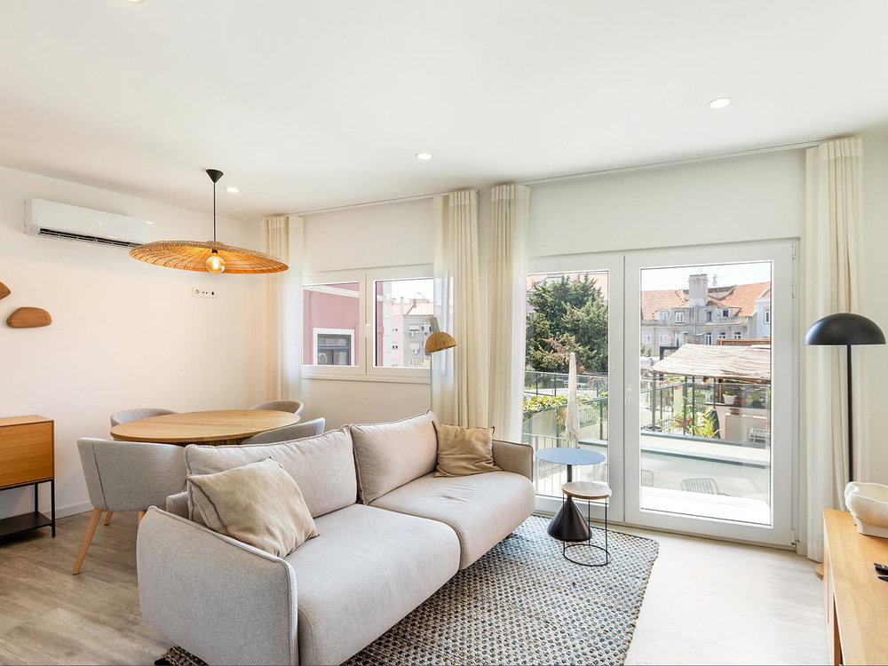 2-bedroom apartment with terraces and parking, in Lisbon