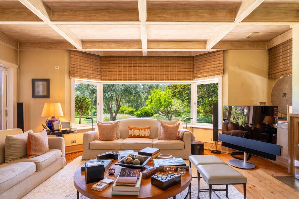 5+2 bedroom villa with pool in Quinta Patino, Estoril