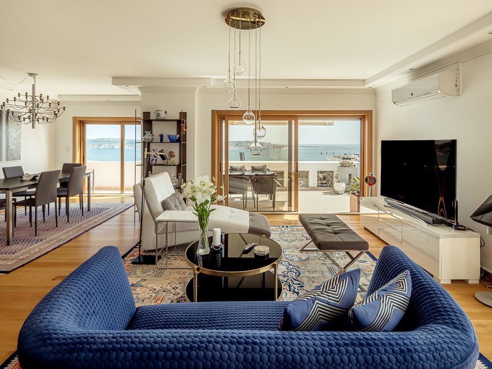 3-bedroom apartment with frontal river views, in Algés, Oeiras