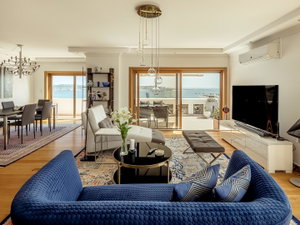 3-bedroom apartment with frontal river views, in Algés, Oeiras