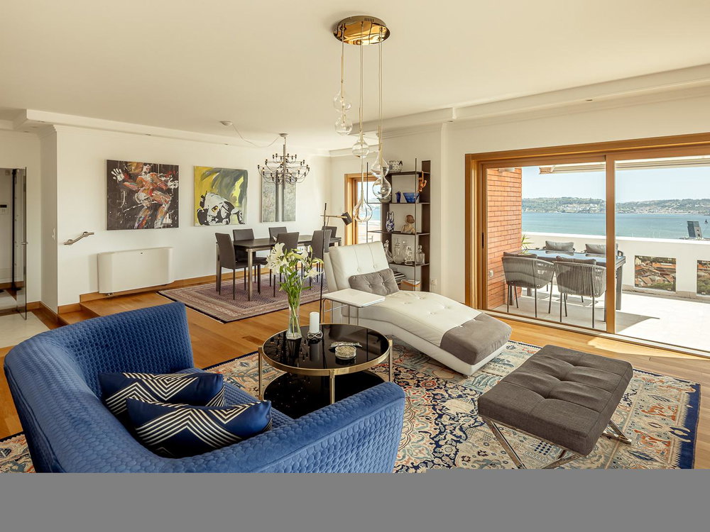 3-bedroom apartment with frontal river views, in Algés, Oeiras