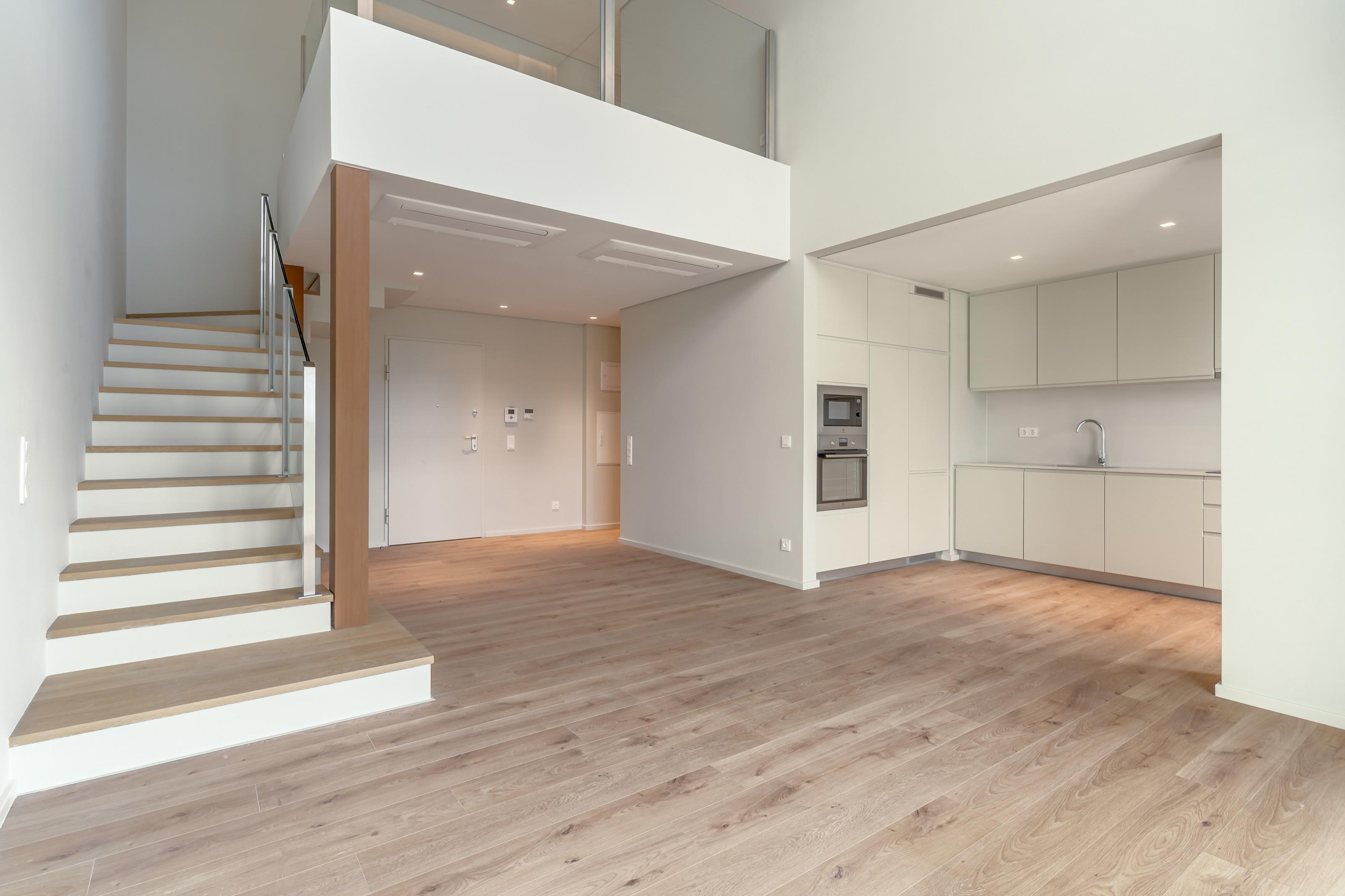 3-bedroom duplex apartment in Monview Miraflores Lisbon