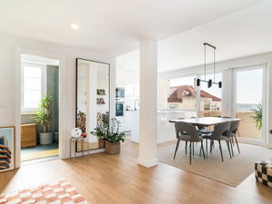 2-bedroom apartment with river views, in Restelo, Lisbon