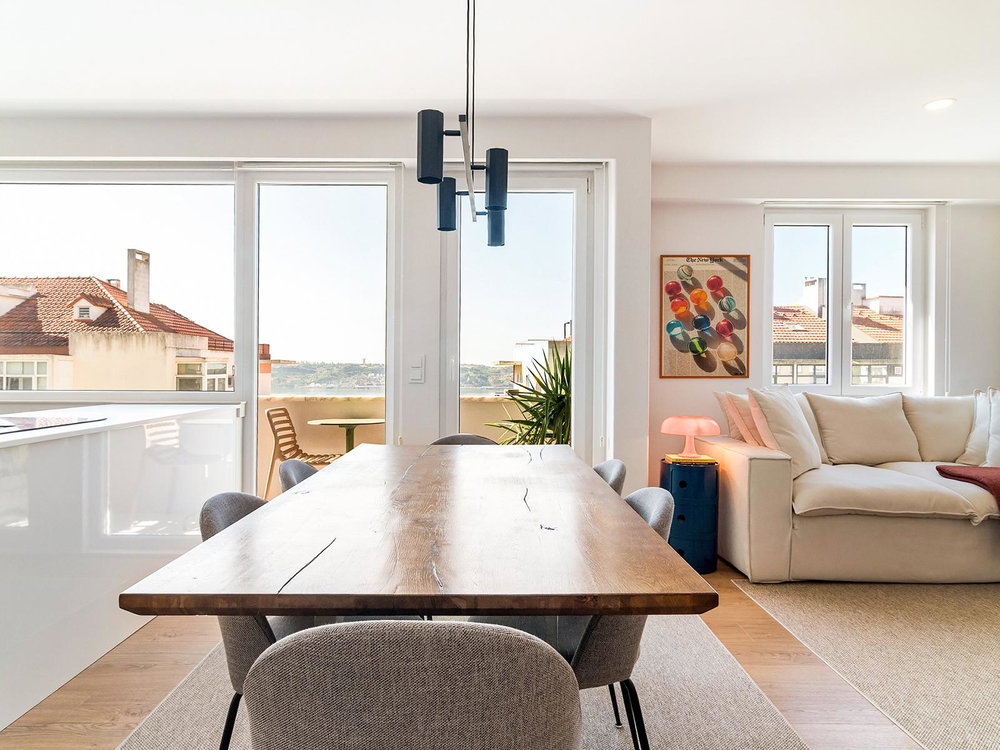 2-bedroom apartment with river views, in Restelo, Lisbon