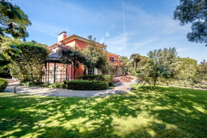 5+1 bedroom villa with Pool in Birre, Cascais