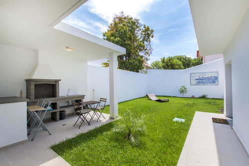 4 bedroom villa, garden, in Bairro do Rosário, Cascais
