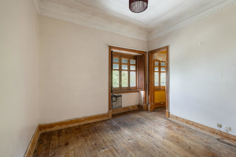 2-bedroom apartment for renovation in Arroios, Lisbon