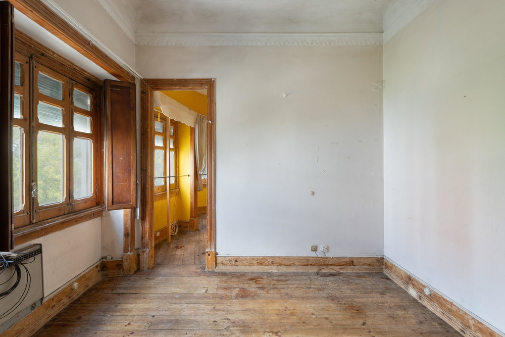 2-bedroom apartment for renovation in Arroios, Lisbon