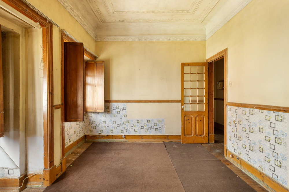 Twoo-bedroom apartment for refurbishment, in Arroios, Lisbon
