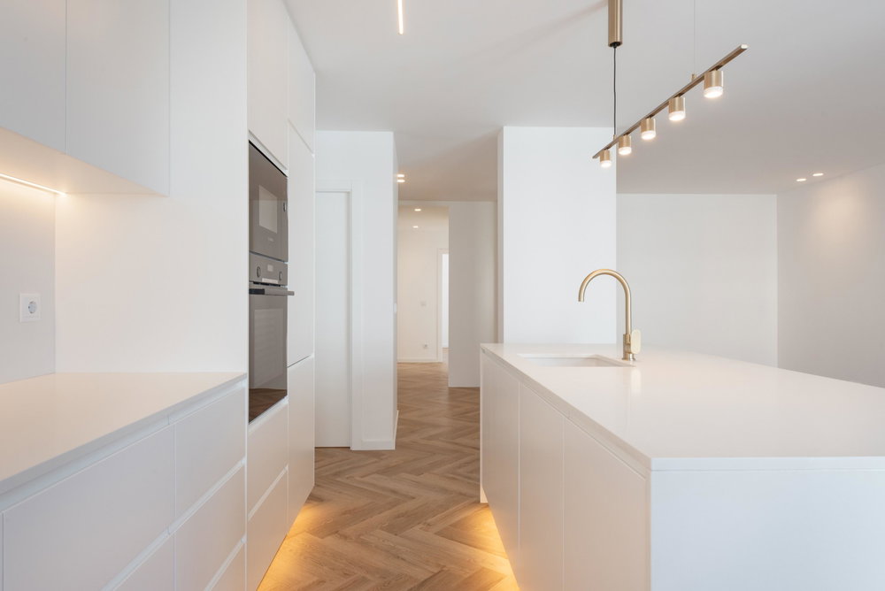 Refurbished 3 bedroom apartment Avenida Boavista Porto