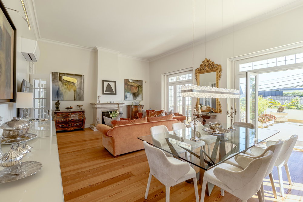 Three-bedroom apartment with terrace, in Monte Estoril, Cascais