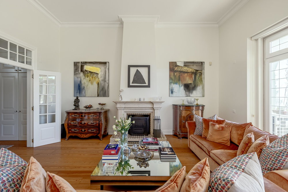 Three-bedroom apartment with terrace, in Monte Estoril, Cascais
