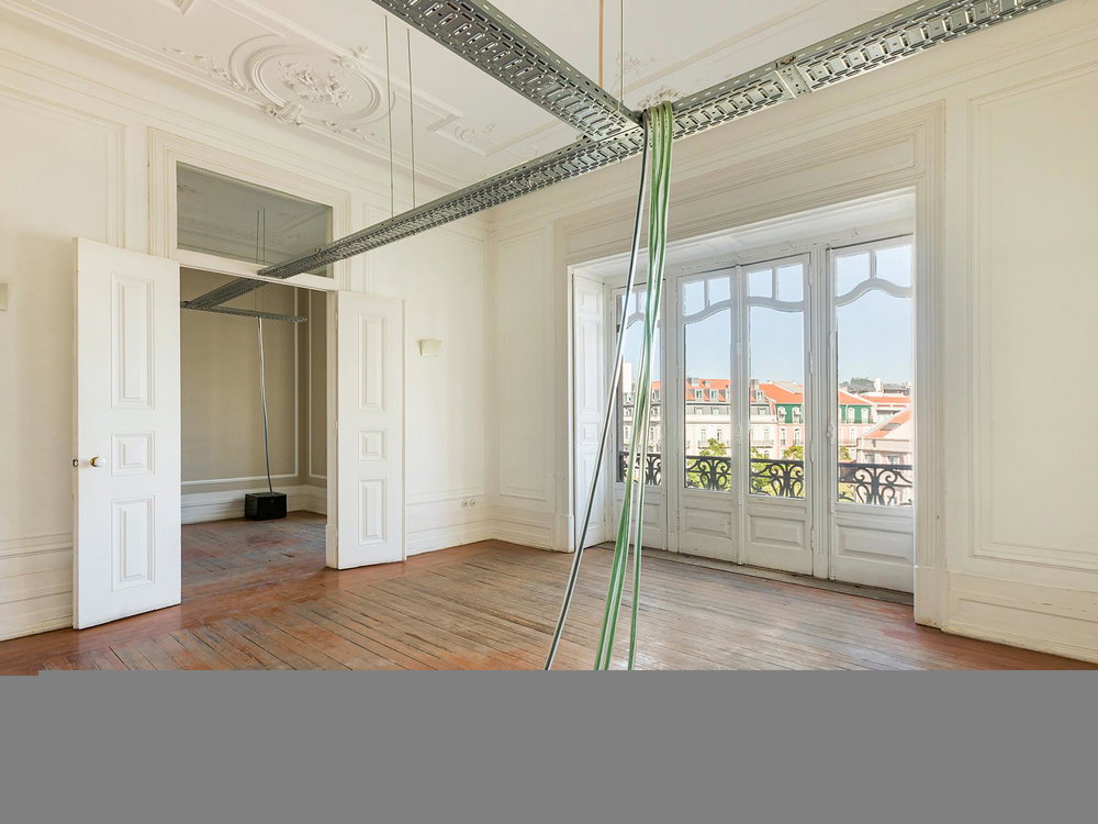 5-bedroom apartment for total renovation in Lisbon