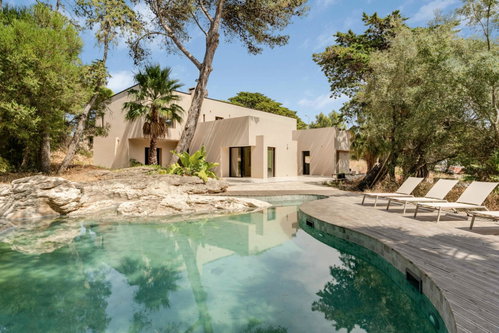 5+2 bedroom villa with garden and pool in Cascais