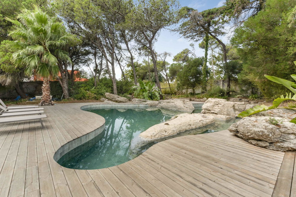 5+2 bedroom villa with garden and pool in Cascais