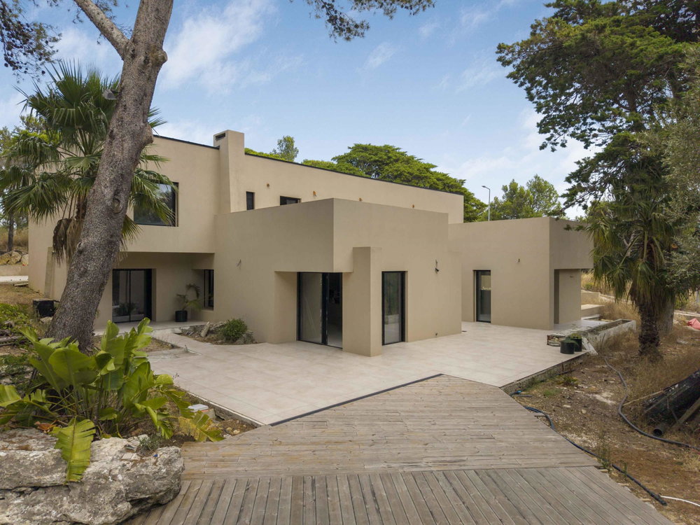 5+2 bedroom villa with garden and pool in Cascais