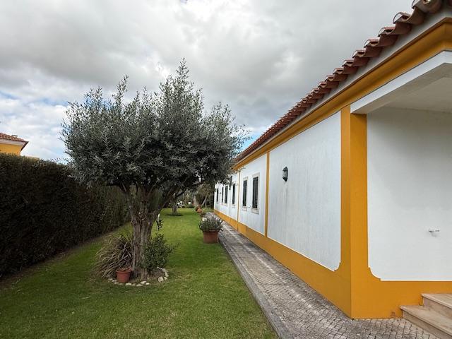 6-bedroom villa with swimming pool, at Golf Resort do Montado, Palmela