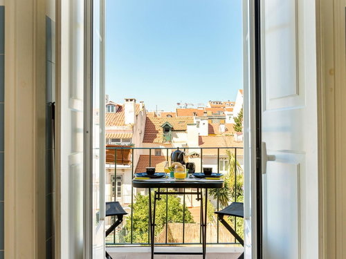 2-bedroom apartment with balcony, on Rua do Telhal, in Lisbon
