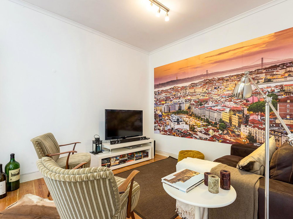 2-bedroom apartment with balcony, on Rua do Telhal, in Lisbon