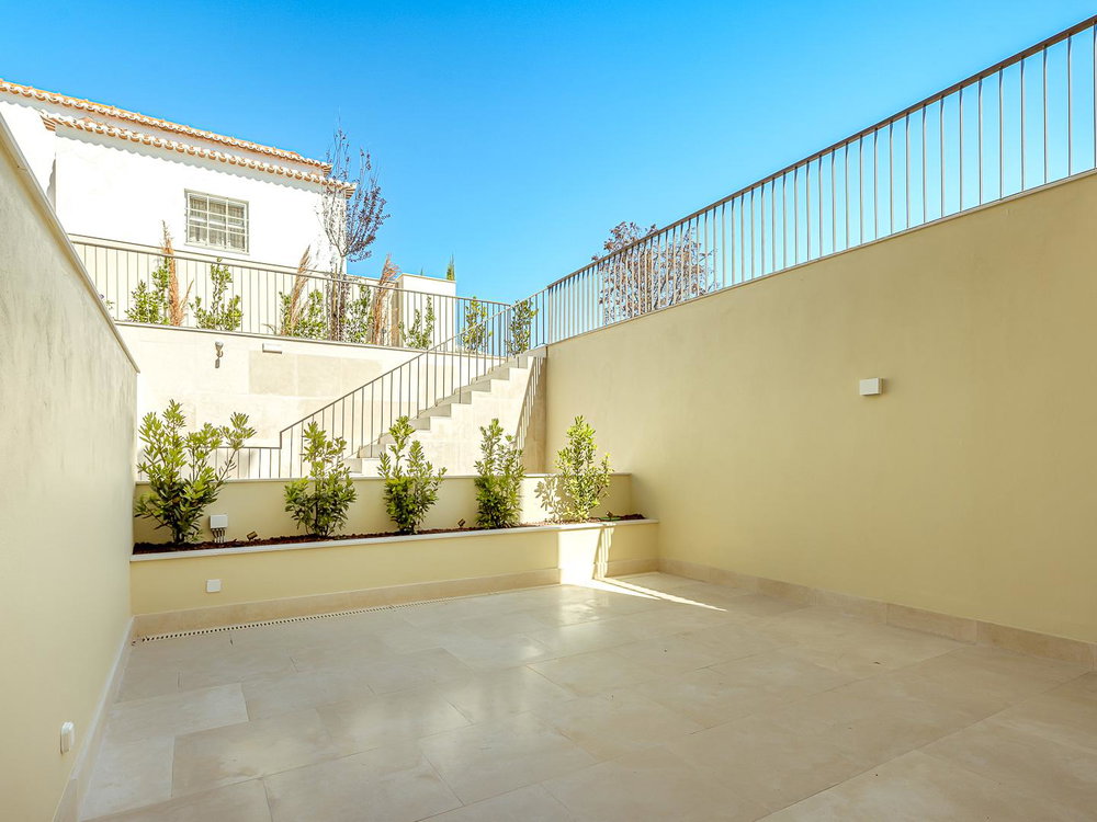 3-bedroom garden apartment Galardi Monte Estoril Cascais