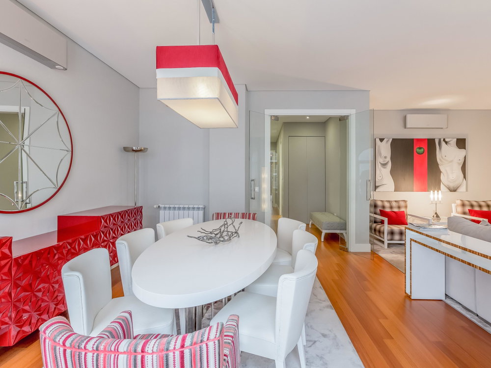 4-bedroom apartment with parking, in Avenidas Novas, Lisbon