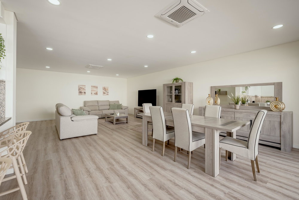 3+1-bedroom villa with parking, in Quarteira, Algarve