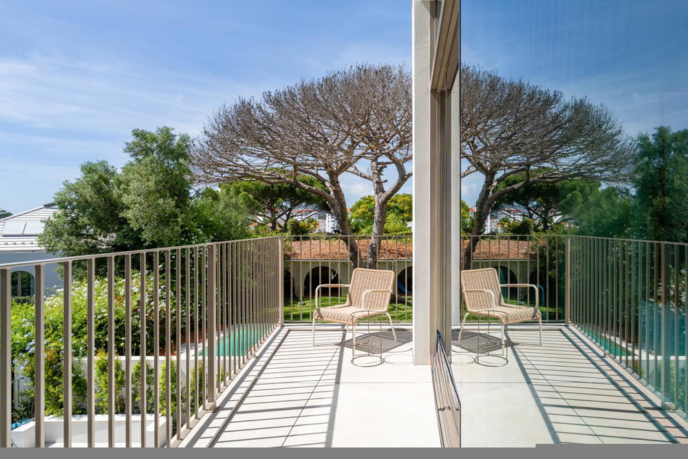 4+1 bedroom villa with pool in Monte Estoril Cascais