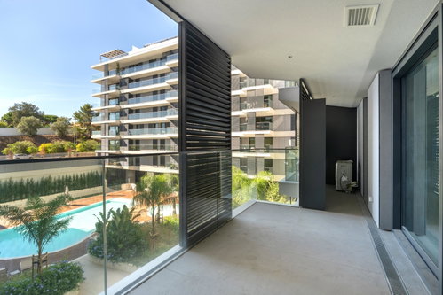 2 bedroom flat in condominium, Avenidas Novas in Lisbon