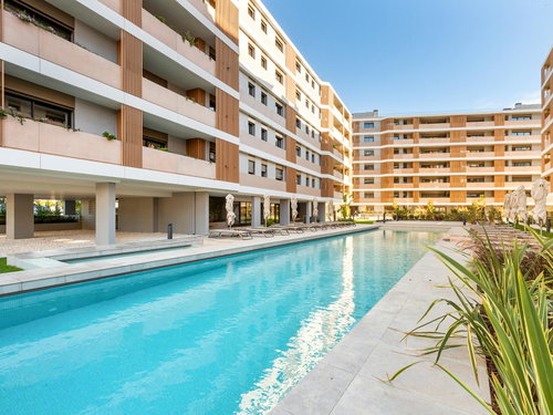 2-bedroom apartment with balcony, in Telheiras, Lisbon