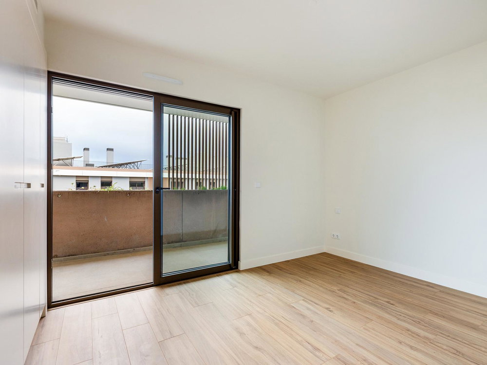2-bedroom apartment with balcony, in Telheiras, Lisbon