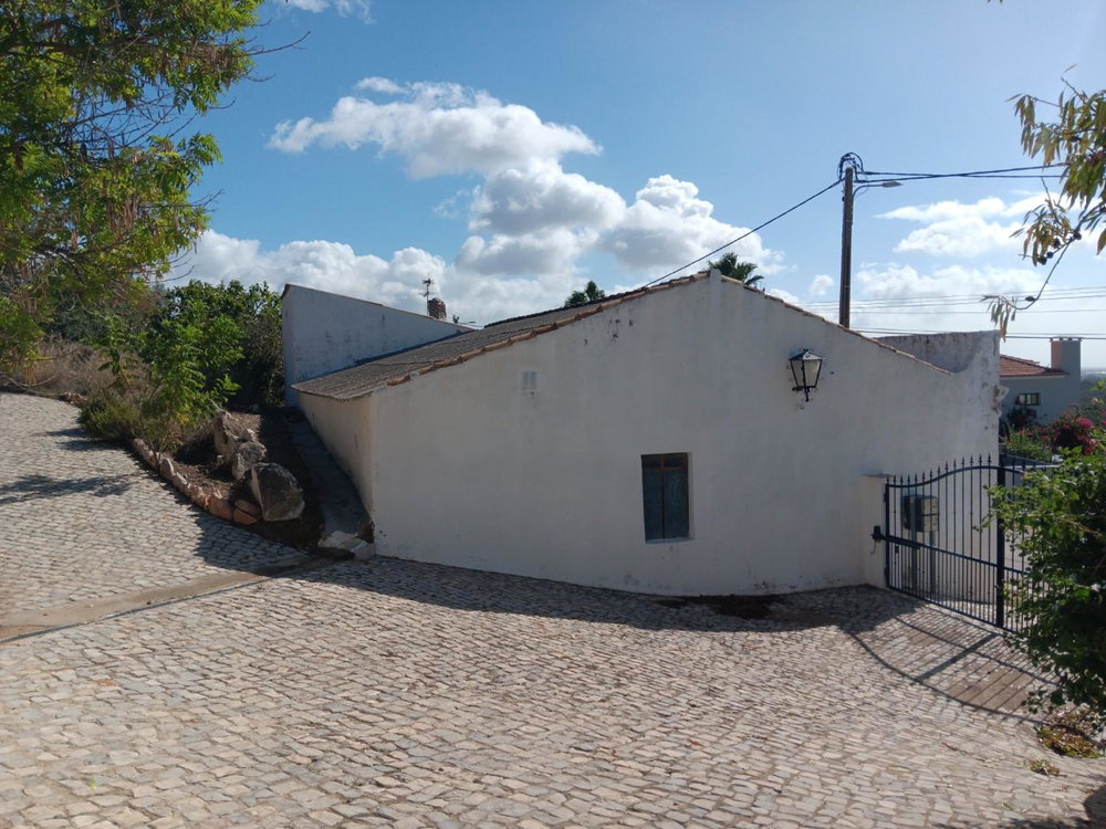Plot of 3656 M2 with a submitted PIP for a 4 bedroom house with great sea views in Valados, Santa Bárbara De Nexe