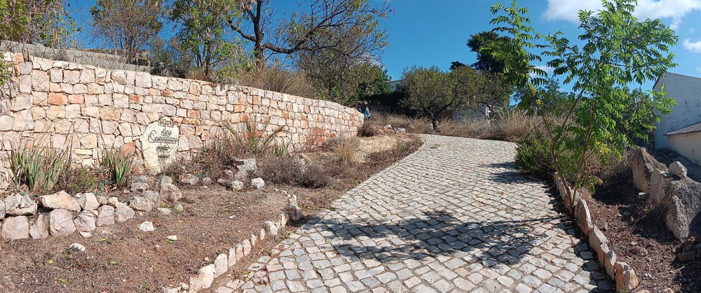 Plot of 3656 M2 with a submitted PIP for a 4 bedroom house with great sea views in Valados, Santa Bárbara De Nexe