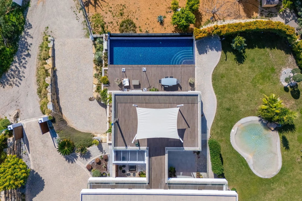 Fantastic 4 bedrooms Modern Villa in Santa Barbara de Nexe with a phenomenal sea views 2900213781