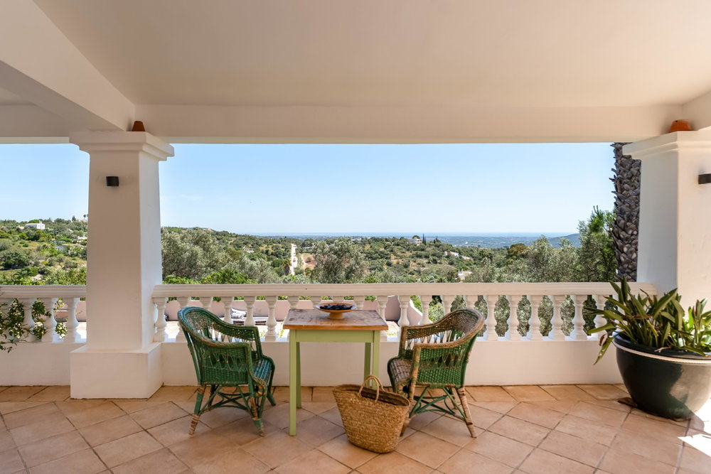 Charming 5 bedroom villa Property with Panoramic Sea Views , in a quiet environment, in Poço Geraldo, Loulé.