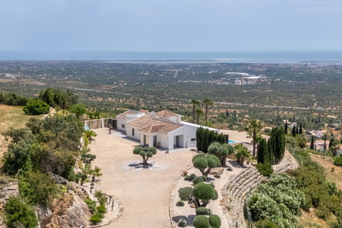 Stunning contemporary villa with fantastic seaviews in Estoi 433798786