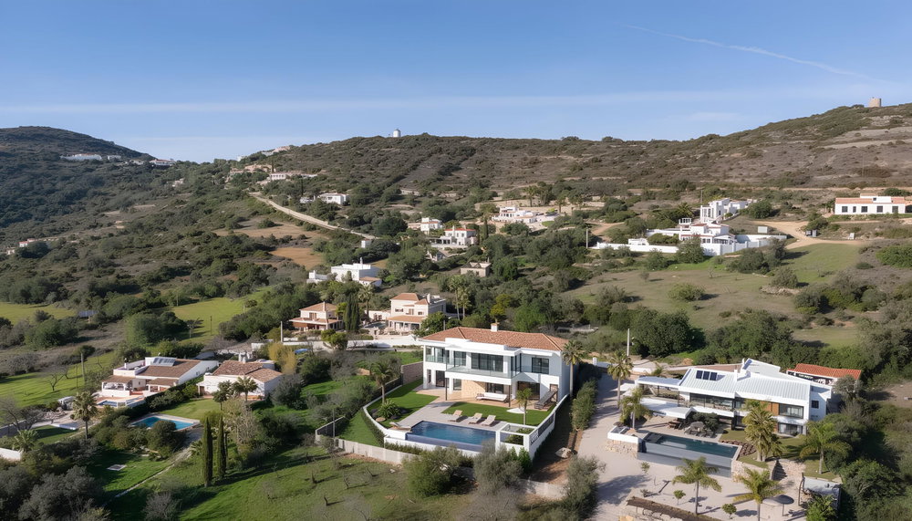 A place to live and to simply be: Santa Bárbara de Nexe, this newly renovated five-bedroom villa lies less than two kilometres from the village, resting on the gentle hills of Canal. 3248509923
