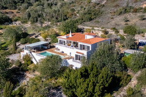 An Inviting Home with Harmonious Family Atmosphere and incredible sea view 351742516