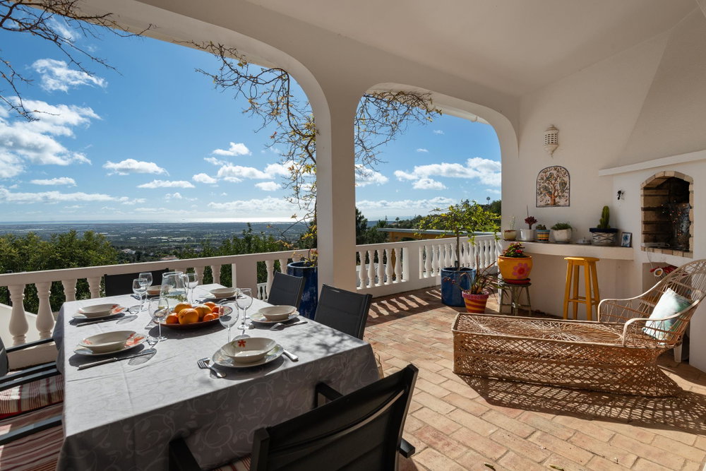 An Inviting Home with Harmonious Family Atmosphere and incredible sea view