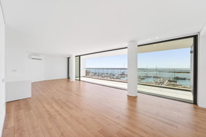 The Crown Jewel of Olhão: Panoramic Penthouse at the Delmar Waterfront