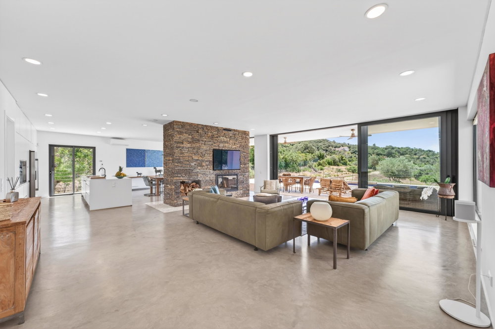 Architectural Gem, Minimalist Elegance Redefined in the outskirt of Loulé 1882015451