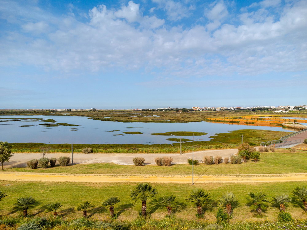The WaterFront, project in front of the Ria Formosa, is not only a residential development, it is a place where architecture, nature, and lifestyle come together in perfect harmony , created and developed by the architect Jutta Hoehn: Lot 15 4160401024