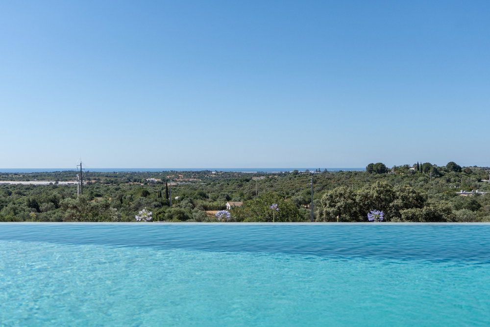 Exceptional property with 2 villa’s on nearly 1,2 hectare, in the surroundings of Moncarapacho, with an exceptional sea view. 2859803834