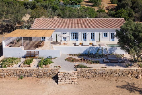 Timeless beauty – a restored Algarvian farmhouse in Santa Bárbara de Nexe