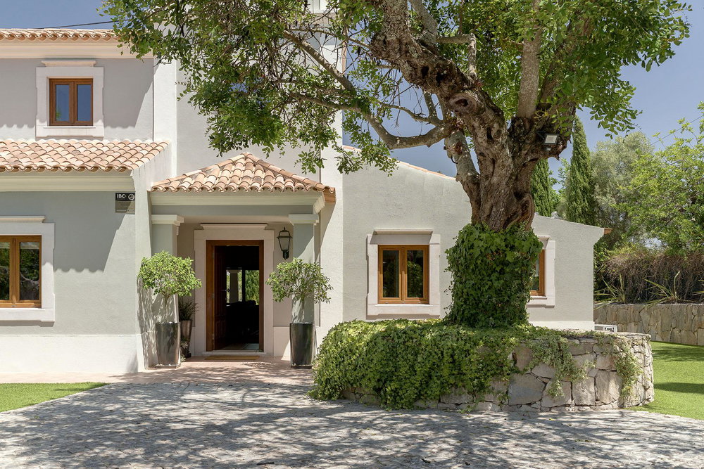 An elegant 3-bedroom villa in the Santa Bárbara de Nexe countryside