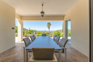 A Private Retreat Surrounded by Nature, with Panoramic Sea Views in Santa Bárbara
