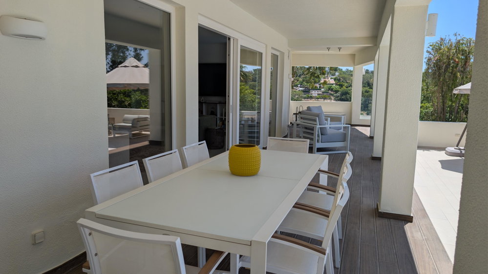 Beautifully renovated villa in the outskirt of Loulé with wonderful ocean view