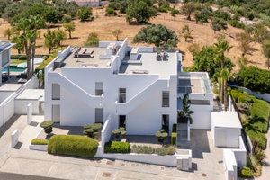 Modern Minimalist Villa with Coastal Panoramas in Santa Bárbara de Nexe