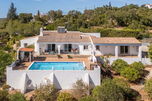 Where the Hills Meet the Sea: A Pretty Villa in Quinta das Raposeiras