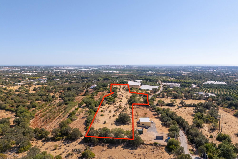 A Rare Opportunity Near Santa Bárbara de Nexe, Building Plot with Submitted PIP