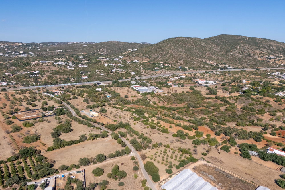 A Rare Opportunity Near Santa Bárbara de Nexe, Building Plot with Submitted PIP